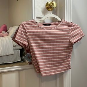 shein size small. pink and white ribbed baby tee shirt crop top